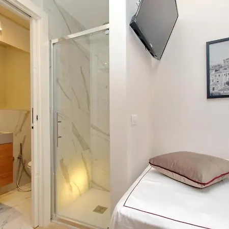 Monti Panisperna Affittacamere 3*